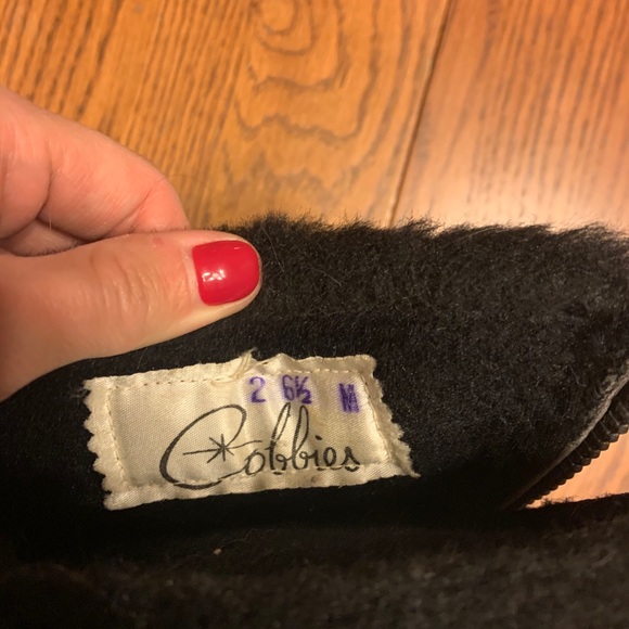 Vintage Cobbies Ankle Booties with Faux Fur - Picture 4 of 8